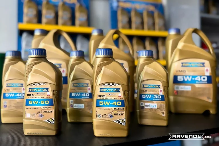 Bidons d'huile moteur Ravenol